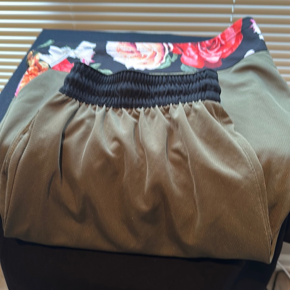 Size XL Nike sb DRI FIT. Army green/black waist band/ floral leg long length.